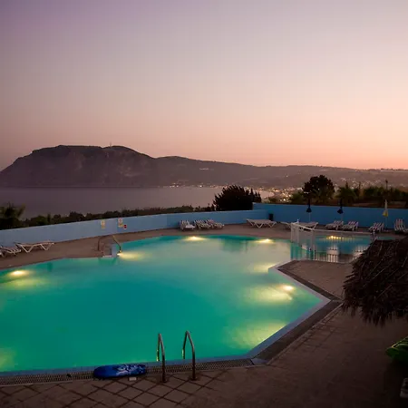 Pantheon ホテル 2*