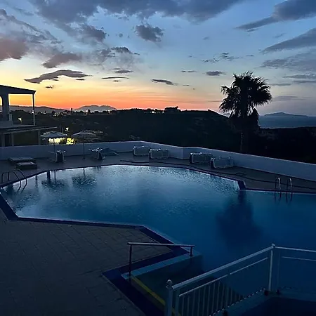 Hotel Pantheon 2*