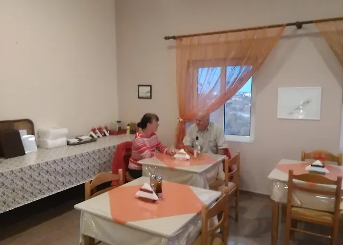 Pantheon فندق 2*