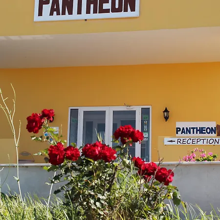 Pantheon Hotel 2*