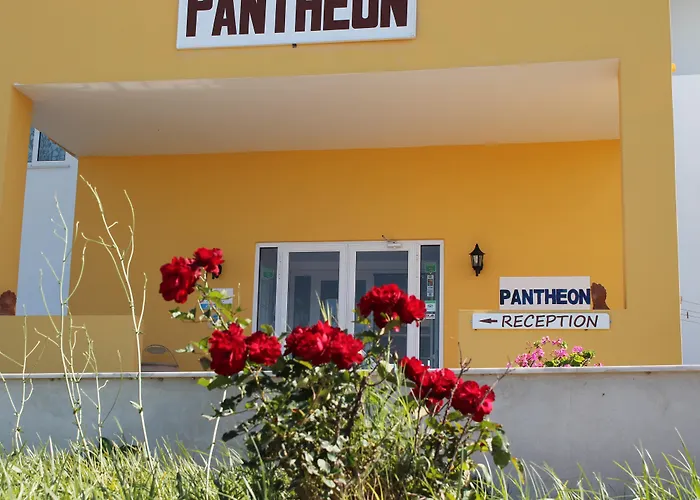 Pantheon Hotel 2*